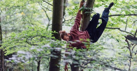 Jakob Jautz (DE): traces 🌲 performatívna prechádzka (s) lesom