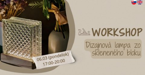 Dizajnová lampa zo skleneného bloku